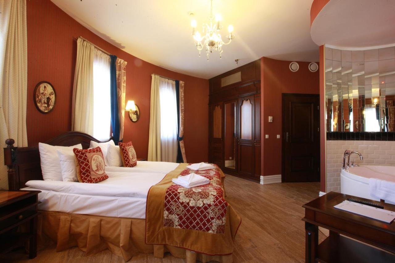 Hotel St. Bruno Giżycko Buitenkant foto
