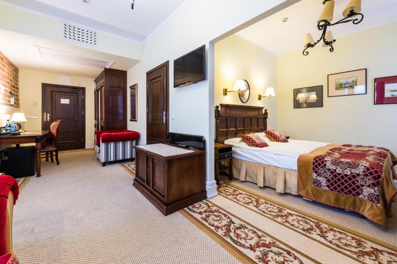 Hotel St. Bruno Giżycko Buitenkant foto