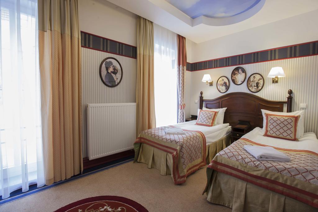 Hotel St. Bruno Giżycko Buitenkant foto