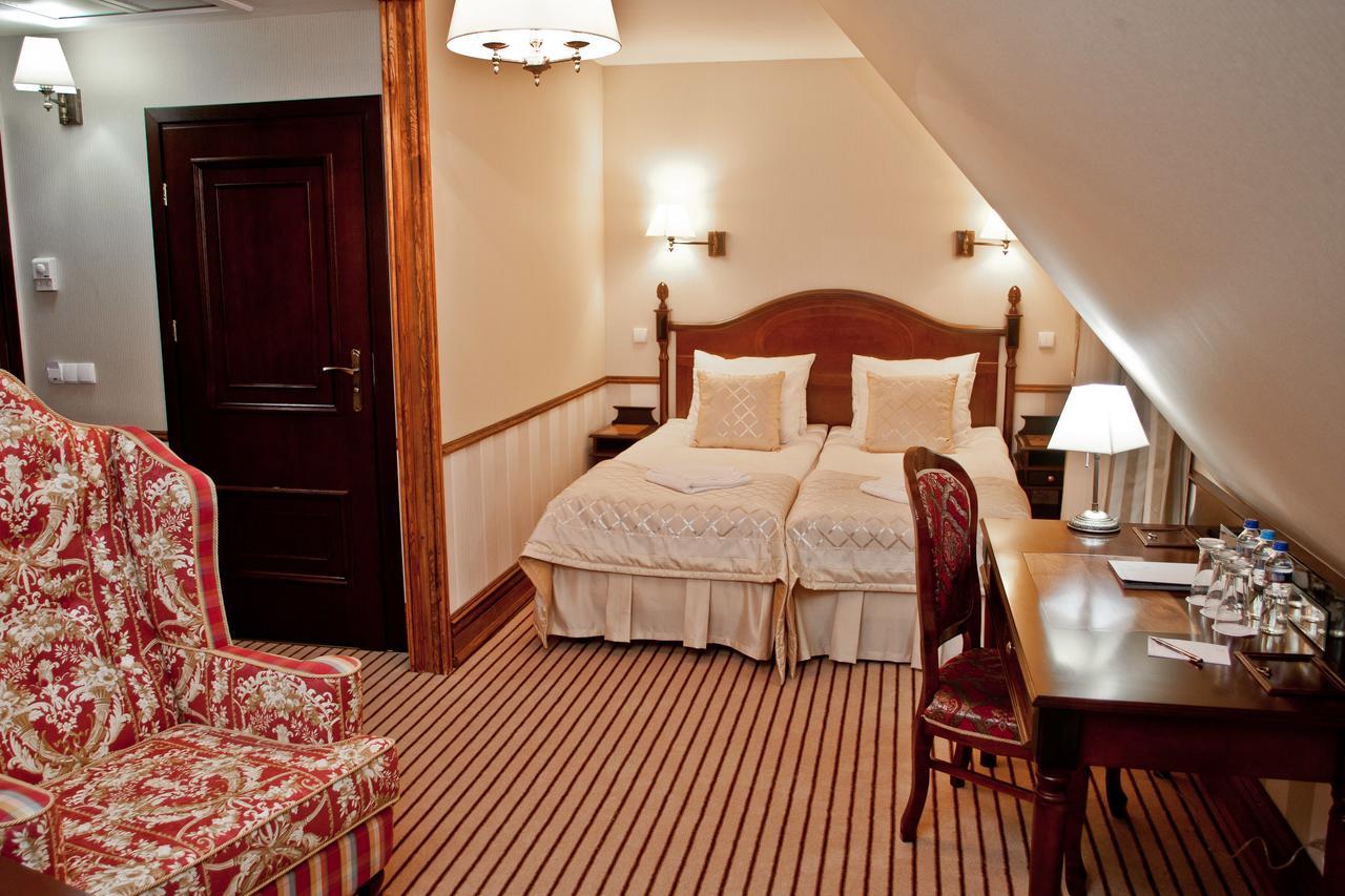 Hotel St. Bruno Giżycko Buitenkant foto