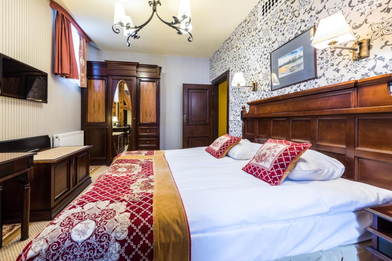 Hotel St. Bruno Giżycko Buitenkant foto